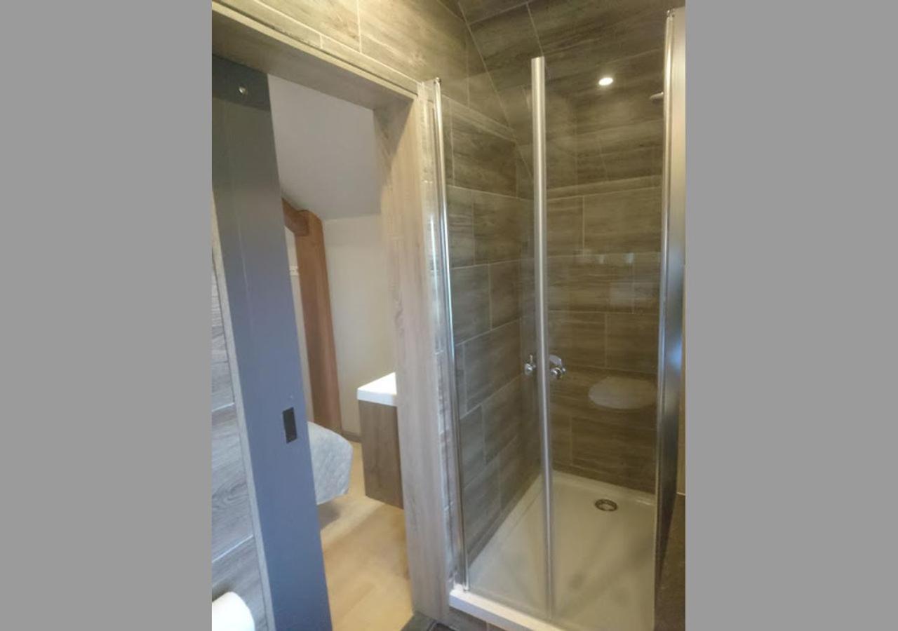 De Cyprian Bed & Breakfast Kaard Dış mekan fotoğraf