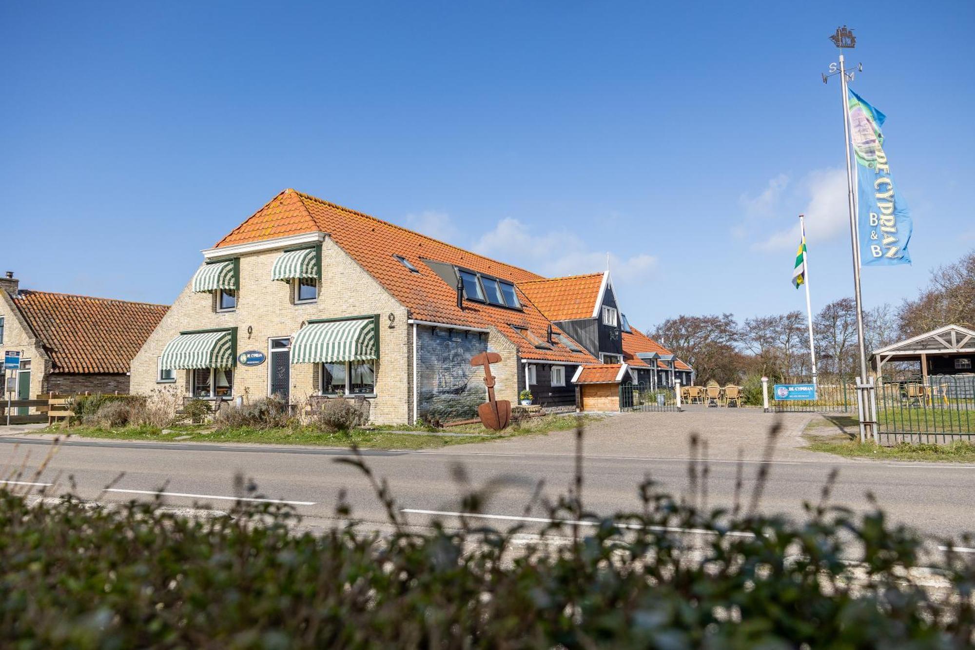 De Cyprian Bed & Breakfast Kaard Dış mekan fotoğraf